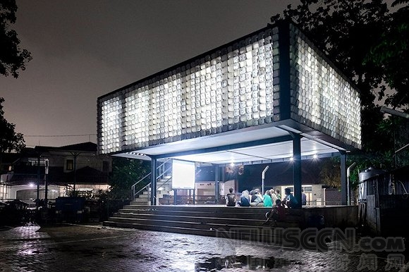 用2000个冰淇淋盒子建造的图书馆