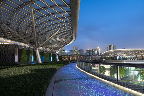 以花园为中心的广州Parc中心