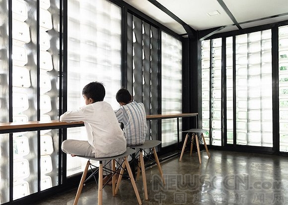 用2000个冰淇淋盒子建造的图书馆